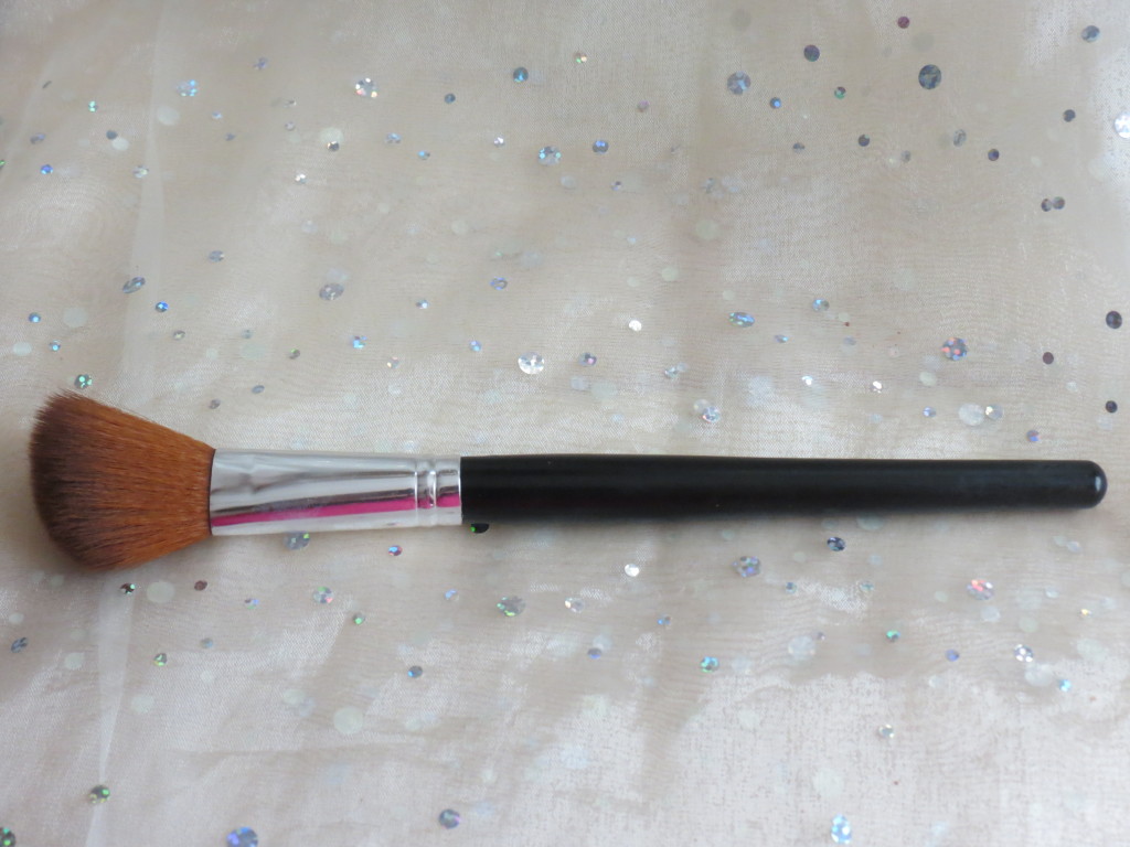 Angled Bronzer Brush