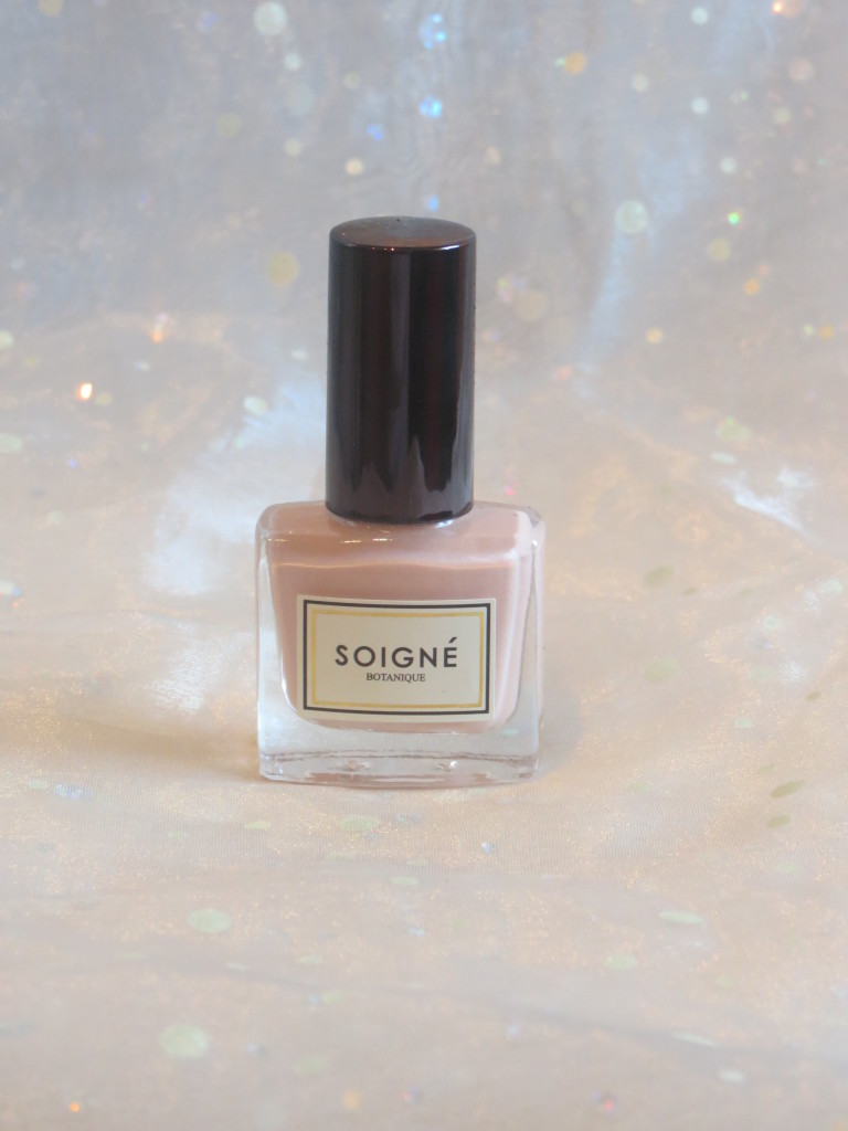 Harpers Bazaar Birchbox May 2014 soigne nail lacquer